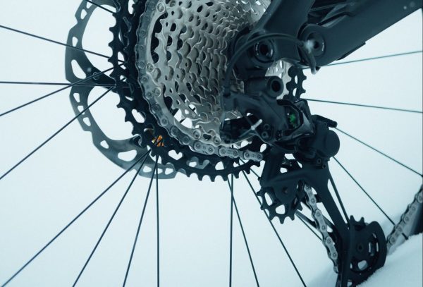 Bicycle rear derailleur