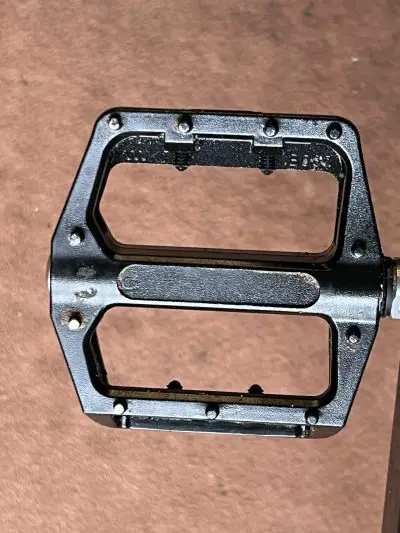 Flat MTB pedals